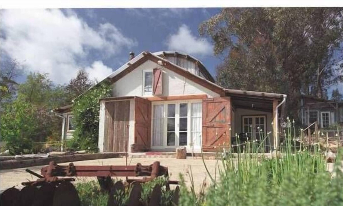 Leura Cottage | Old Leura Dairy - The Milking Shed