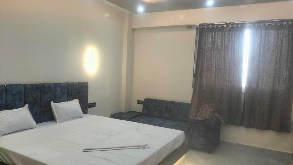 Patna Hotel | Om Hotel