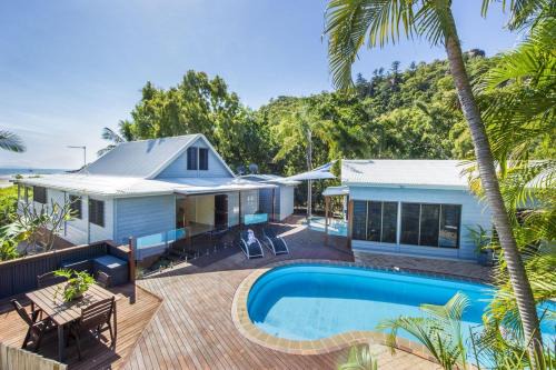 Horseshoe Bay House | On the Beach