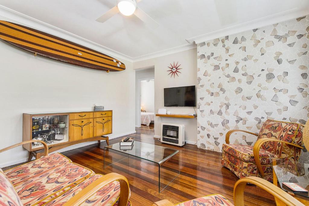 Crescent Head House | ONDINE, 4 Belmore Street