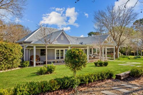 Arcadia Bed & Breakfast | One Bedroom Cottage with Pets allowed in the Rose Suite only-fee applies