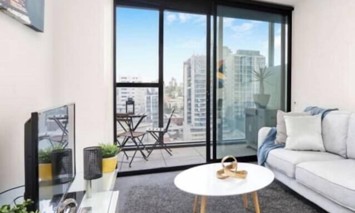 South Yarra Apartment | Orianna - Stylish Designer Pad *WiFi Park Gym Pool