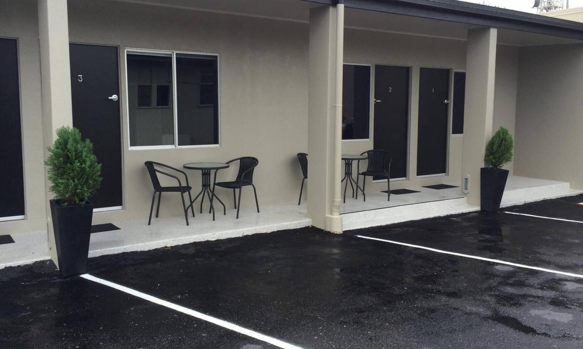 Bowen Town Center Hotel | Original North Australian