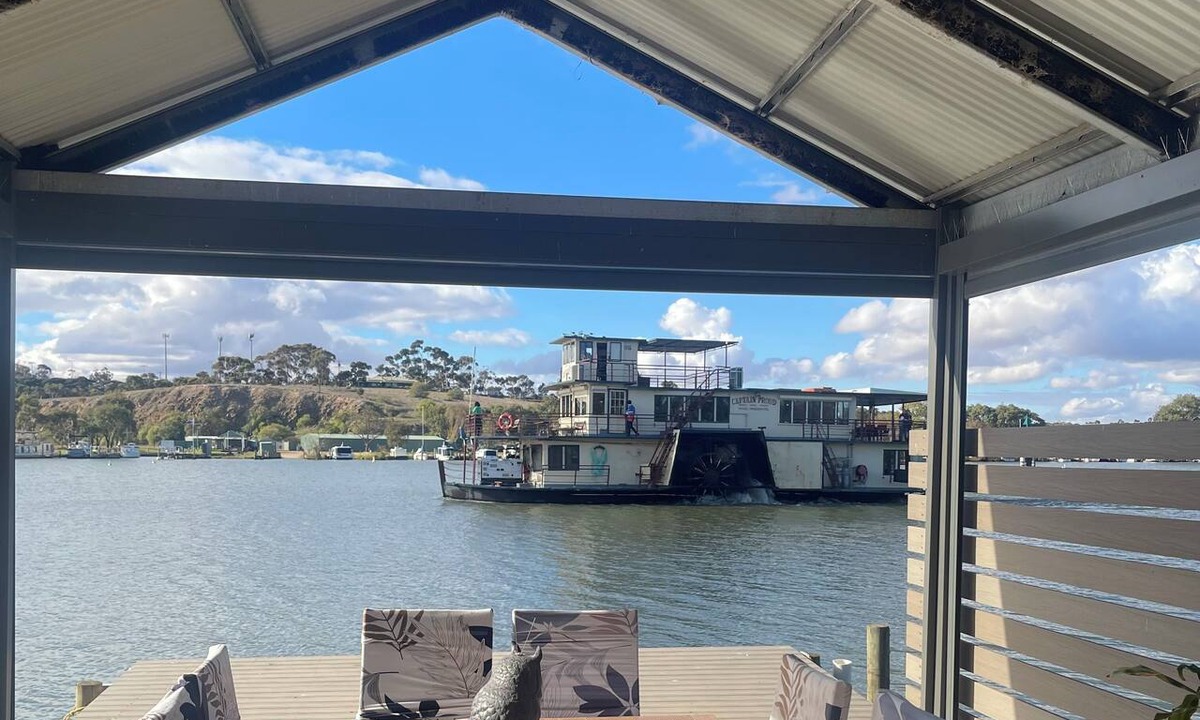 Long Flat House | Overwater on the Murray