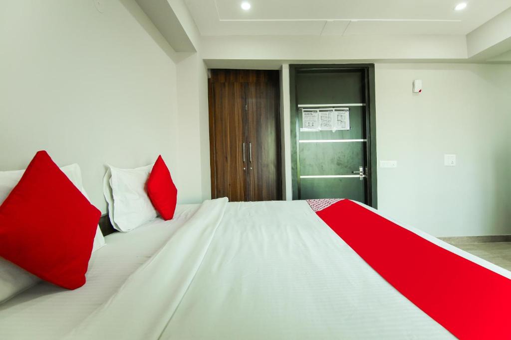 Ghata Hotel | OYO Flagship 81044 Cosy Tree Rooms