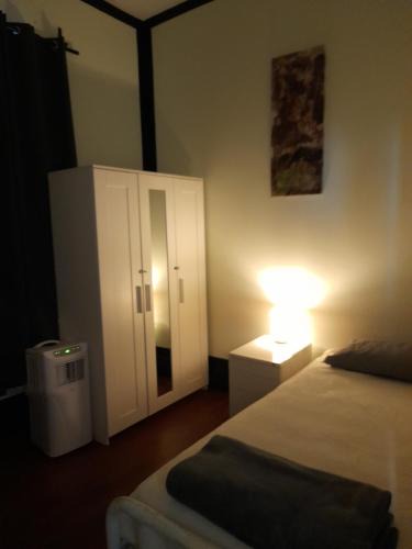 Perth Hostel | Ozi Inn Backpackers - Perth -Valid International Passport Required