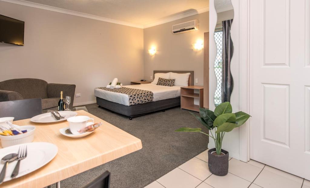 Labrador Hotel | Pacific Coast Motel