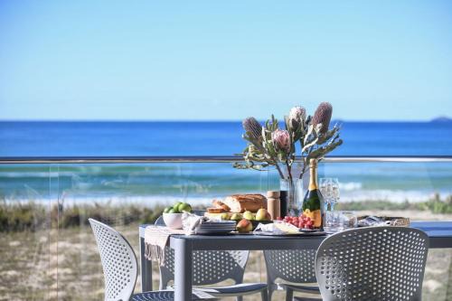 Wooli House | Pacific Dawn on The Beach Two