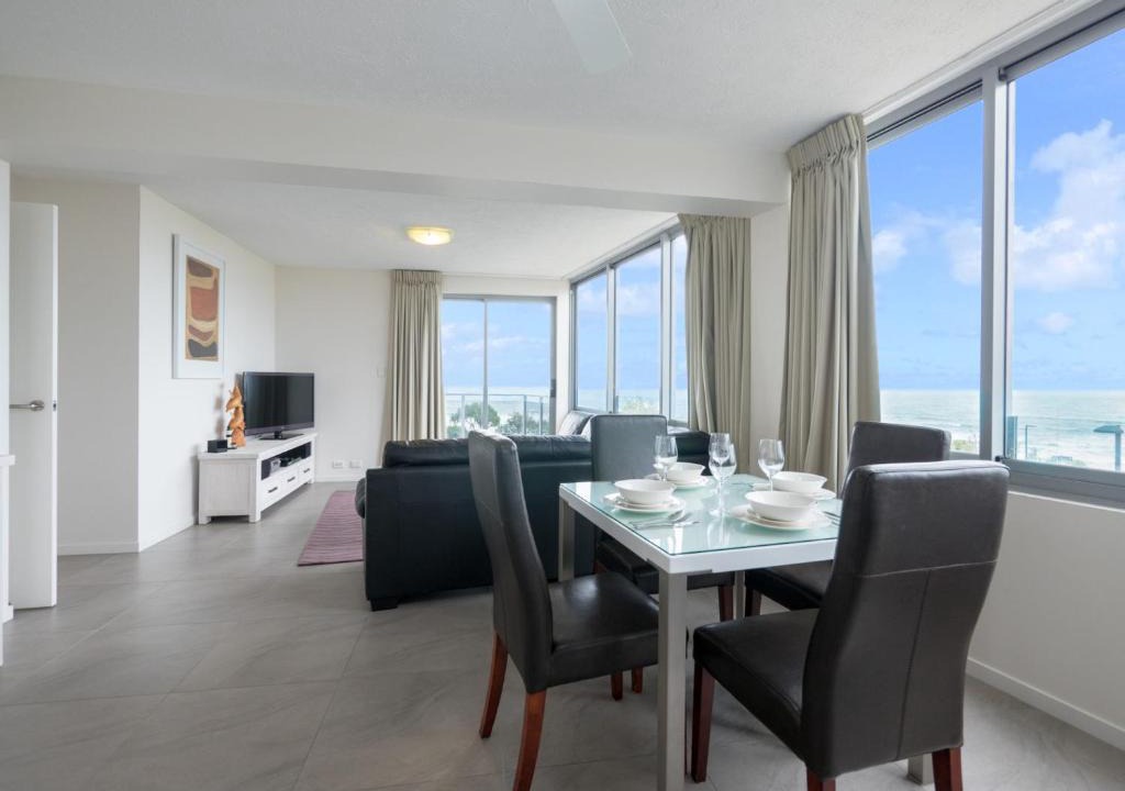 Kings Beach Apartment | Pacific Towers Unit 4 19 Ormonde Tce Kings Beach