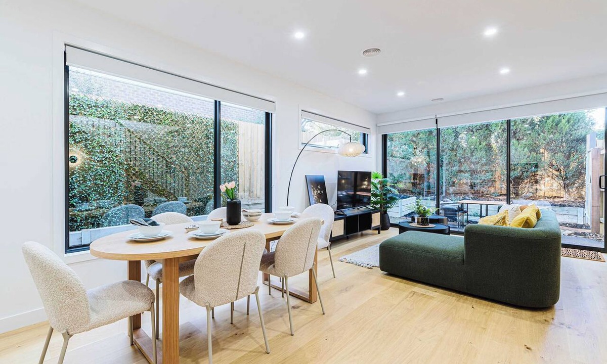 Box Hill North Condo | Packham Enclave No.3