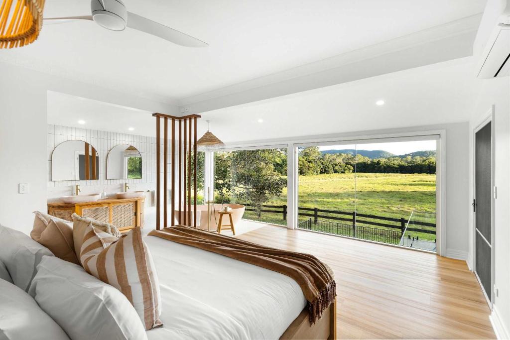 Belli Park House | Paddock View Ranch In The Sunshine Coast Countryside