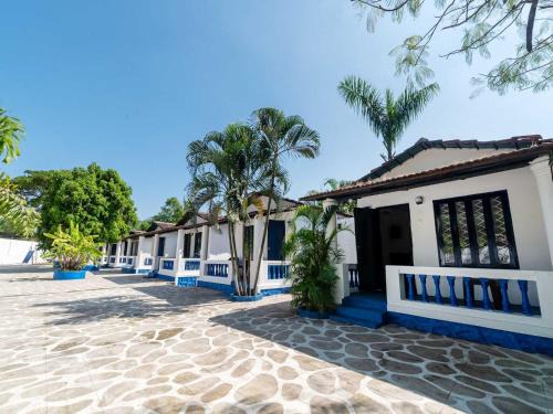 Lonavala Villa | Palette Santorini Cabins | Cottages | Pool | Mountain View | Lonavala