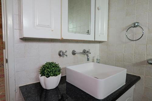 Bluff Point Apartment | Pamusha 2