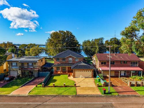 Charmhaven House | Panorama Shores