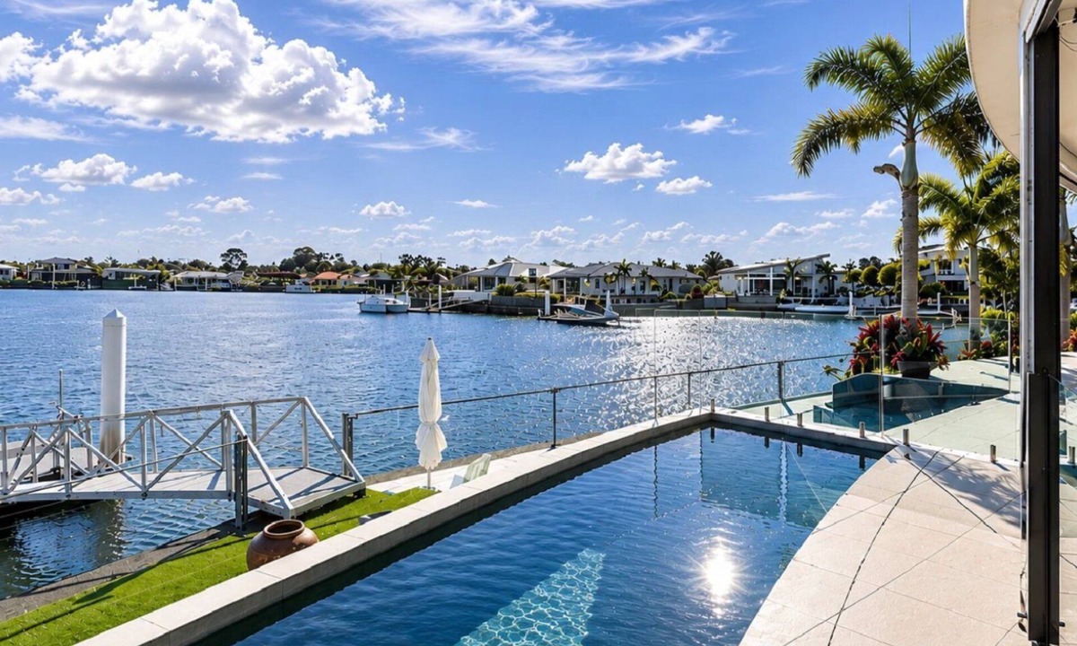 Woorim House | Panoramic Luxury on North Point