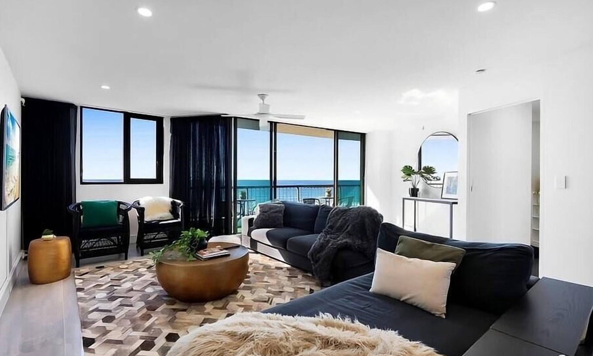 Surfers Paradise Apartment | Panoramic Oceanview @ Surfers Paradise - Close to everything!