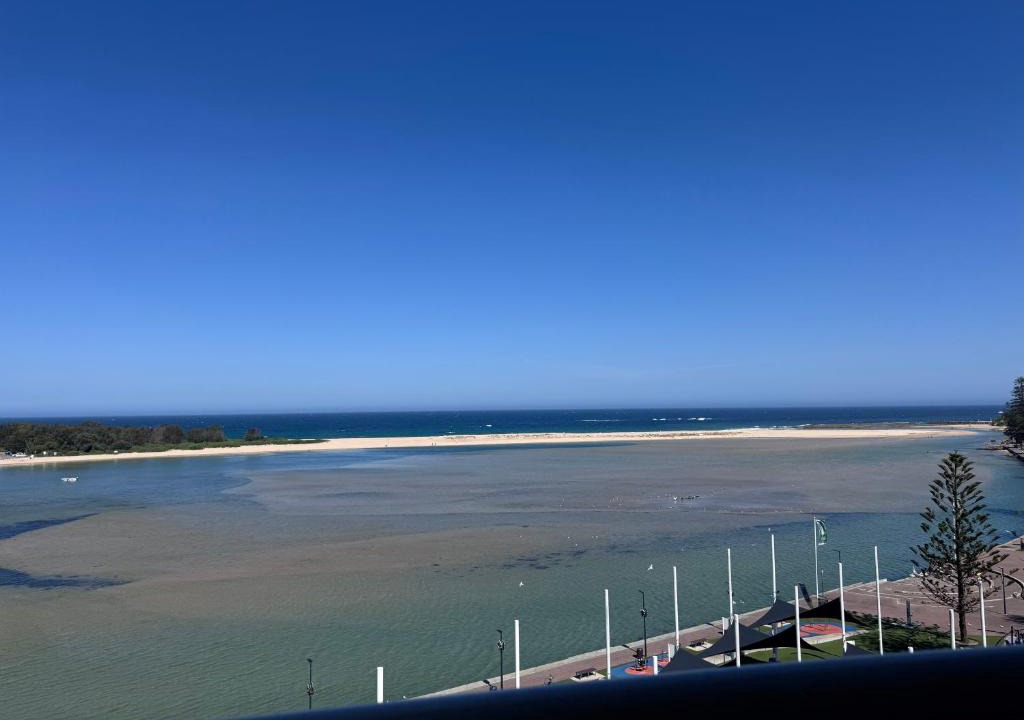 The Entrance Apartment | Panoramic oceanview room at the Oaks waterfront resort