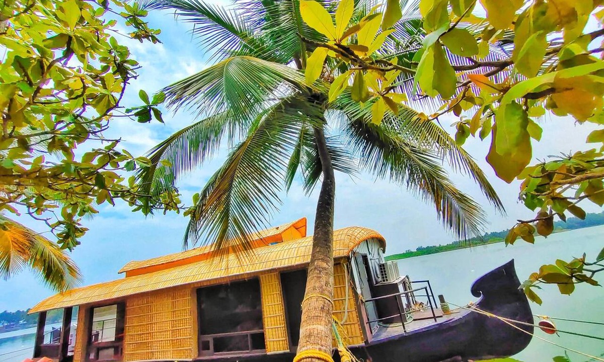 Tonse West Hotel | Paradise Lagoon
