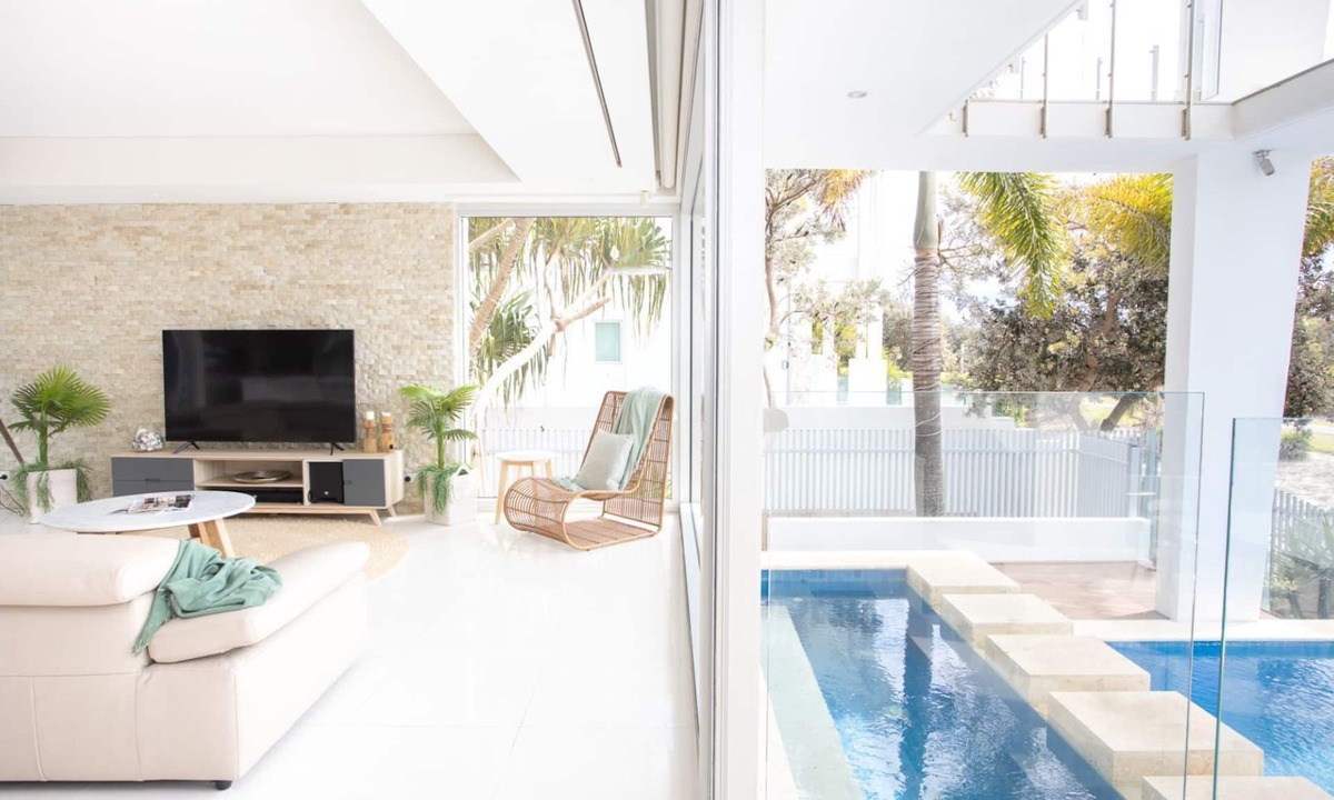 Kingscliff House | Paralian Beach House- 4Bed beachfront home with ocean view and Saunas