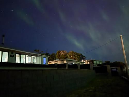 Dodges Ferry House | Park Beach Retreat