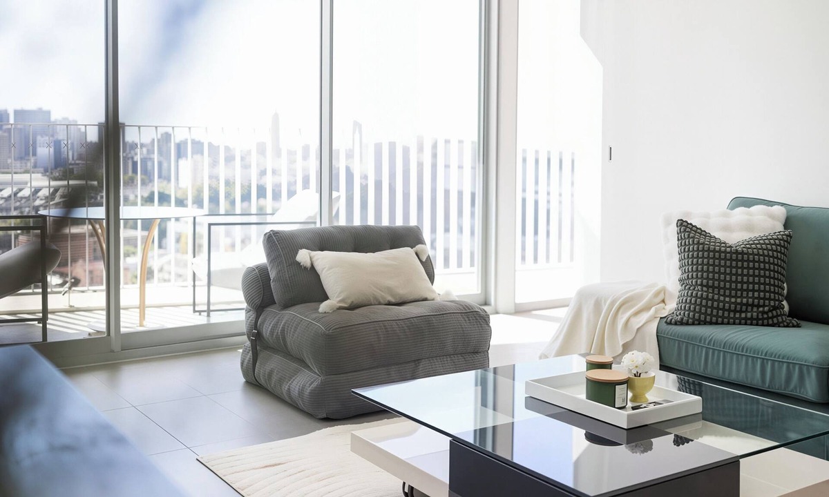 Redfern Apartment | Parking, City Stay, Train at Doorstep, 2b2b APT Near CBD