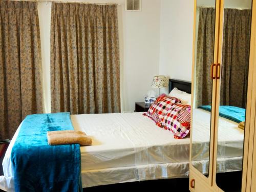 Pooraka House | Parkview One - Stylish 4BR Family Retreat