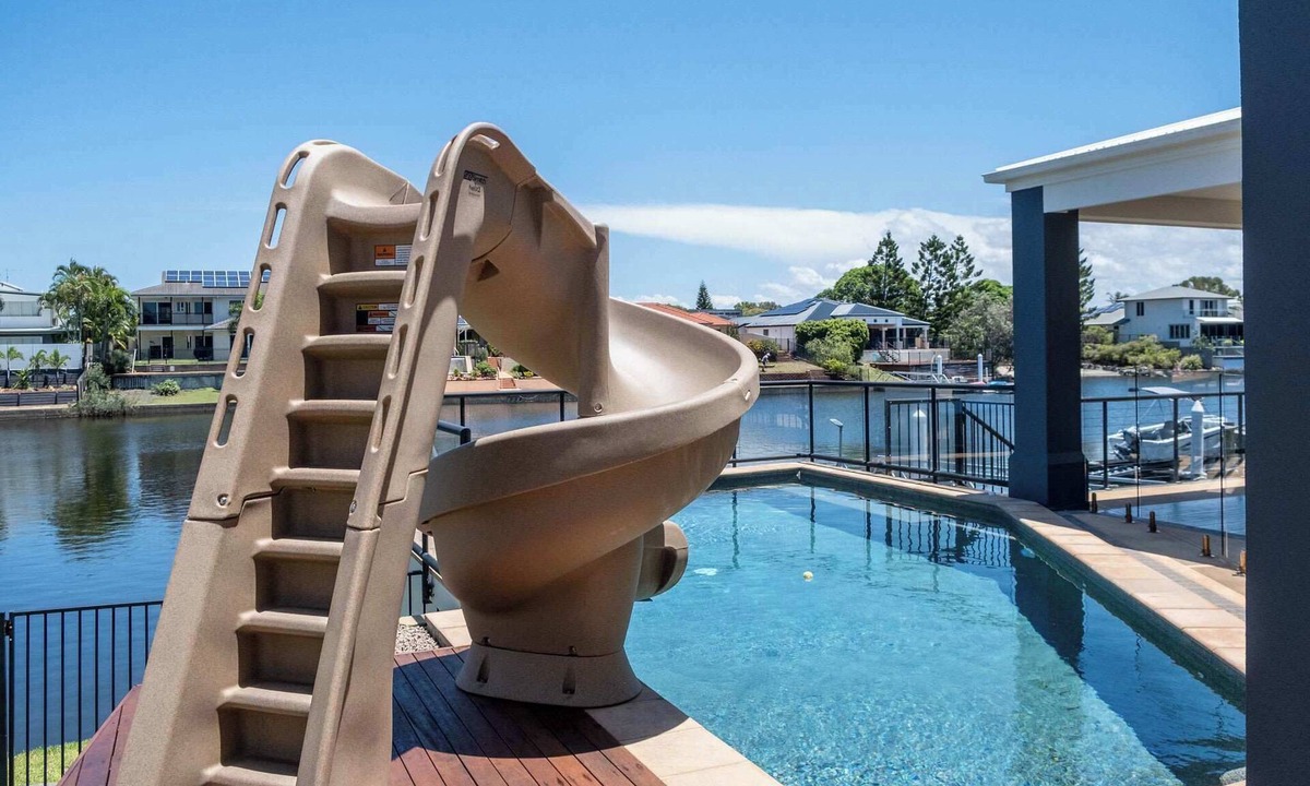 Parrearra House | Parrearra Paradise On The Canal With Water Slide!