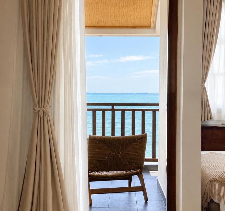 Taman Tanjung Ski Chalet | PD Full Seaview Water Chalet with Private Bathtub