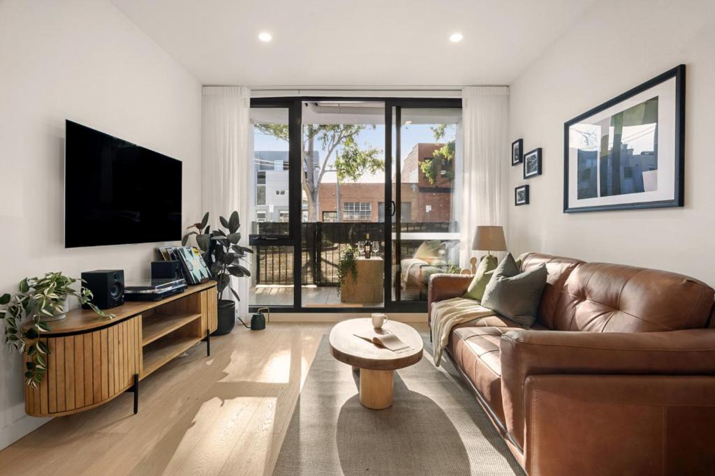 West Melbourne Apartment | Peaceful Escape with King Bed, Parking and Walk to CBD!