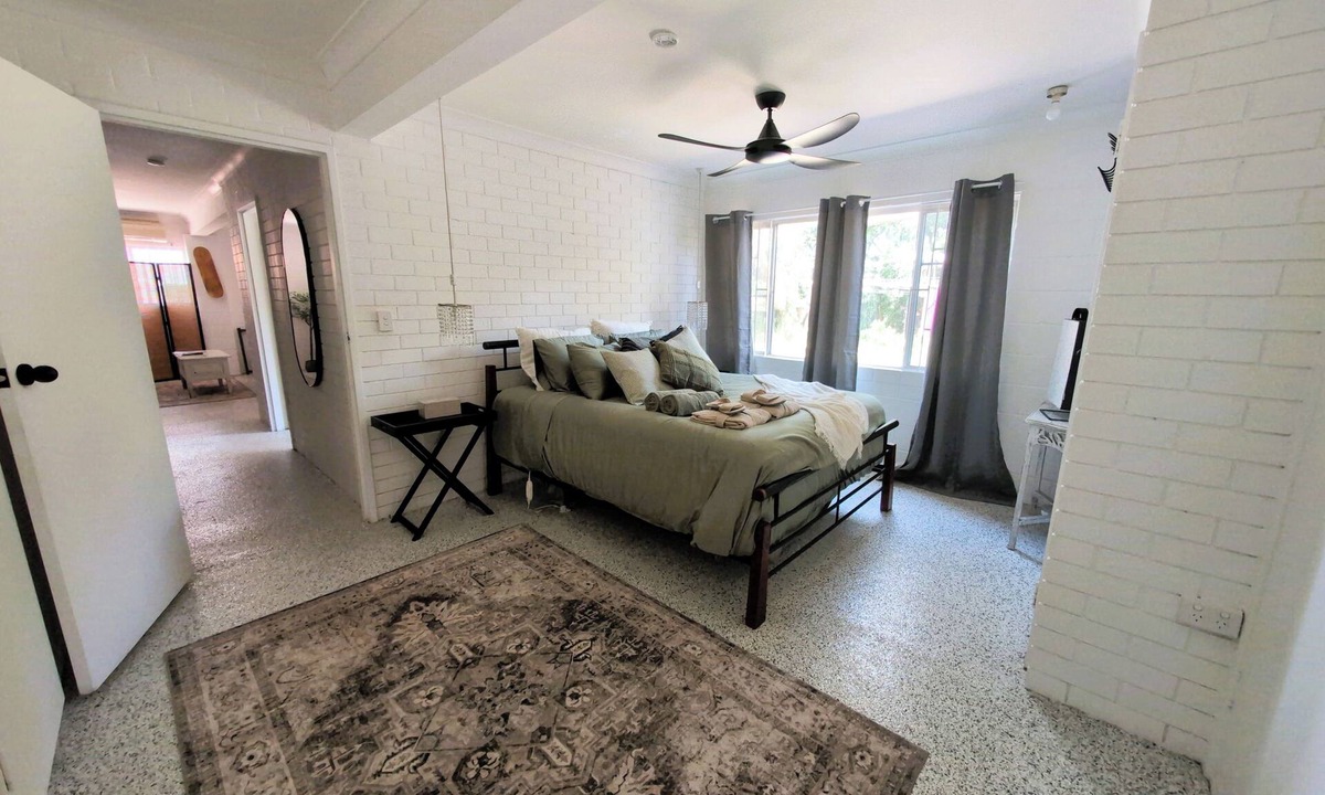 Upper Mount Gravatt Apartment | Peaceful, Pool, LowTox, B'fast included, Yoga Yard