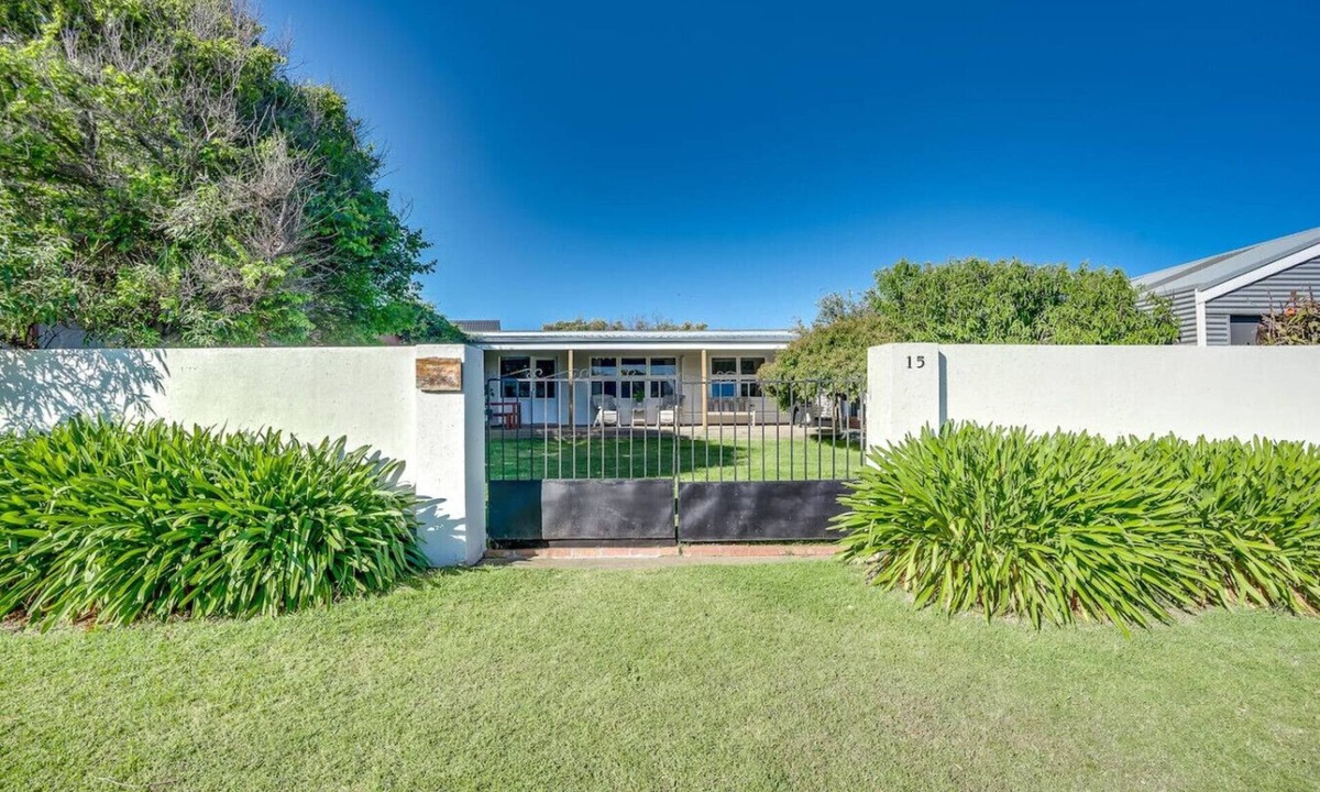 Middleton Cabin | Peaceful Seaside Cottage - 15b Encounter Crescent,