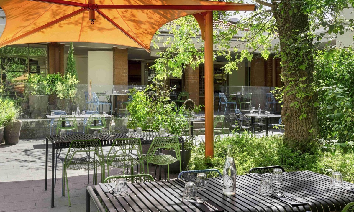 City West Hotel | Peppers Gallery Hotel Canberra