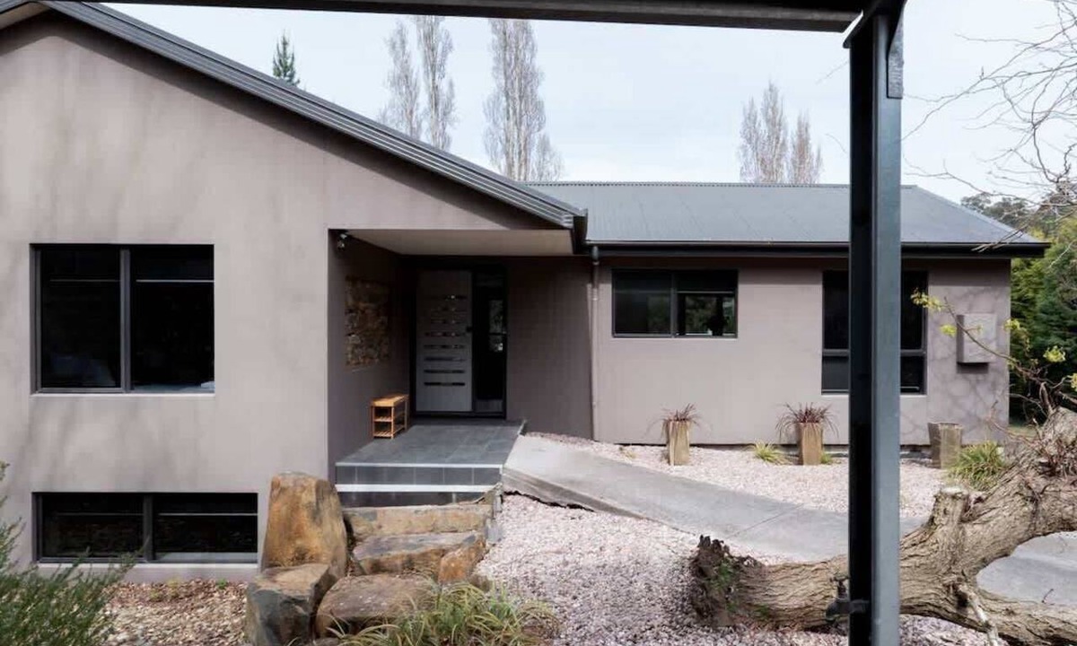 Newstead House | Perfect for groups and large families - Sleeps 12