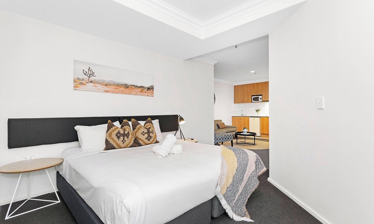 Perth Central Business District Apartment | Perth's Premier King Deluxe