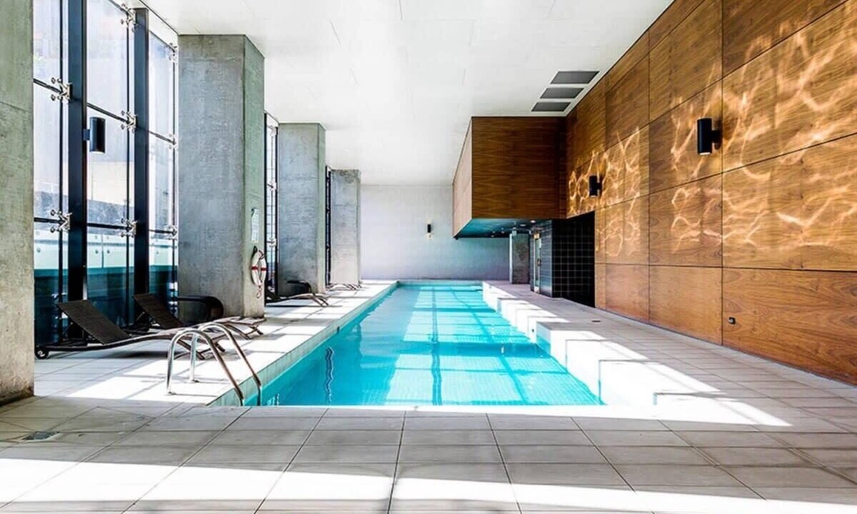 Melbourne Central Business District Apartment | Pet-friendly 2BR Near Southern Cross, Free Parking