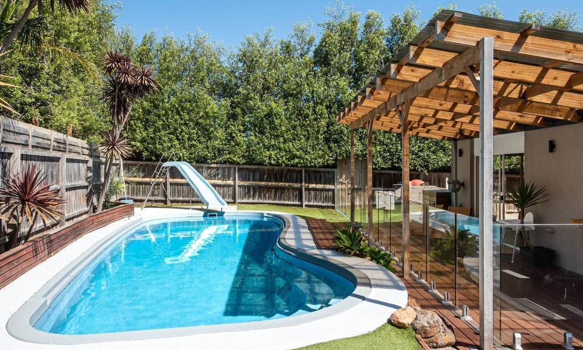 Mount Martha House | Pet Friendly - Malibu in Mt Martha with solar heated pool