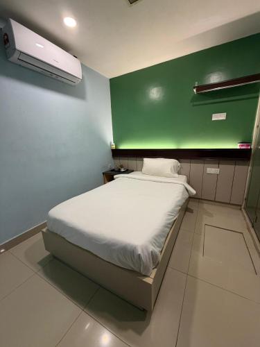 Cheras Hotel | Pillows Plus City Top