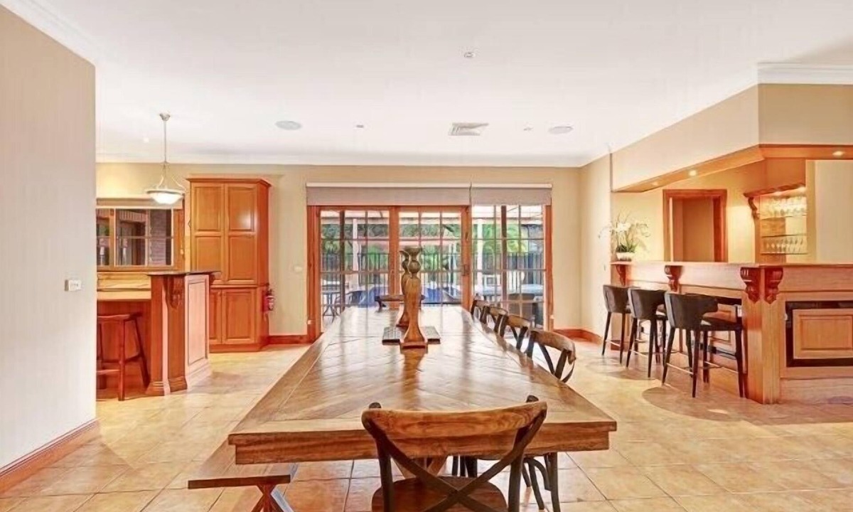 Bright Apartment | Pine Crest, Bright!