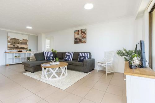 Forster Apartment | Pinnacle 202