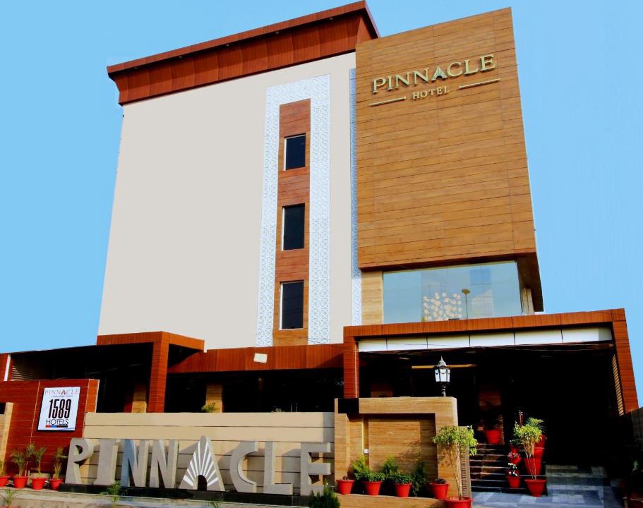 Lucknow Hotel | Pinnacle by Click Hotels, Lucknow