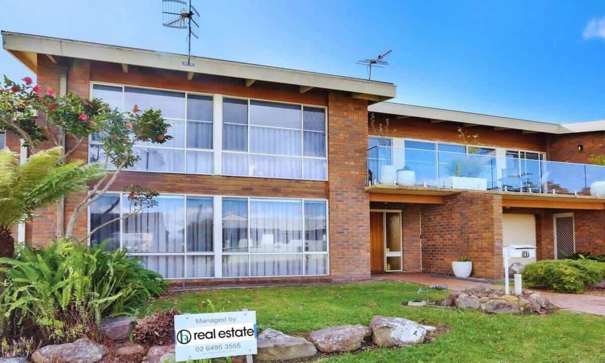 Merimbula House | PiPis on Collins
