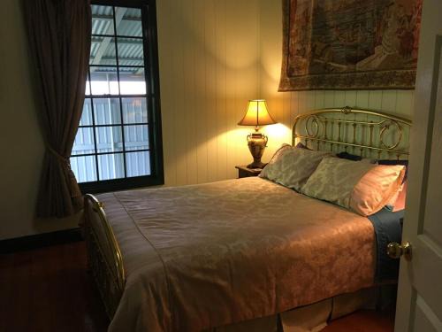 Warwick House | Pitstop Lodge Guesthouse B&B
