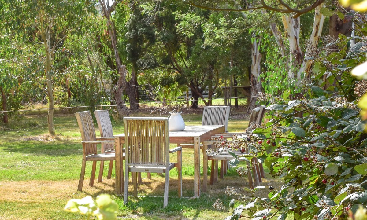 Point Leo House | POINT LEO Beach - surf beach, countryside, wineries, 1hr Melbourne, pets welcome