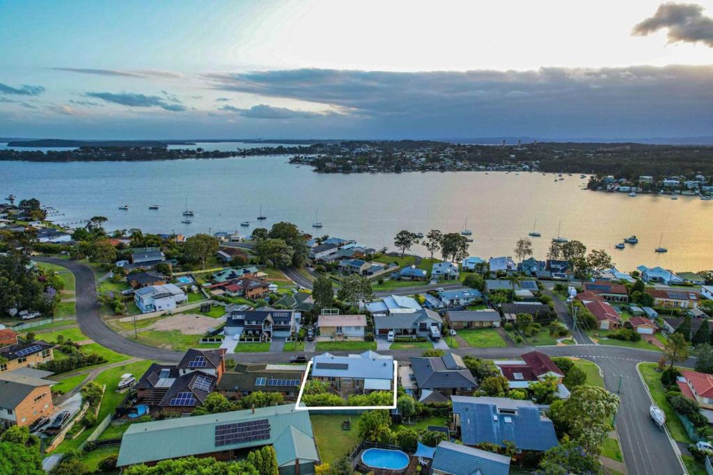 Fishing Point House | Point Panorama