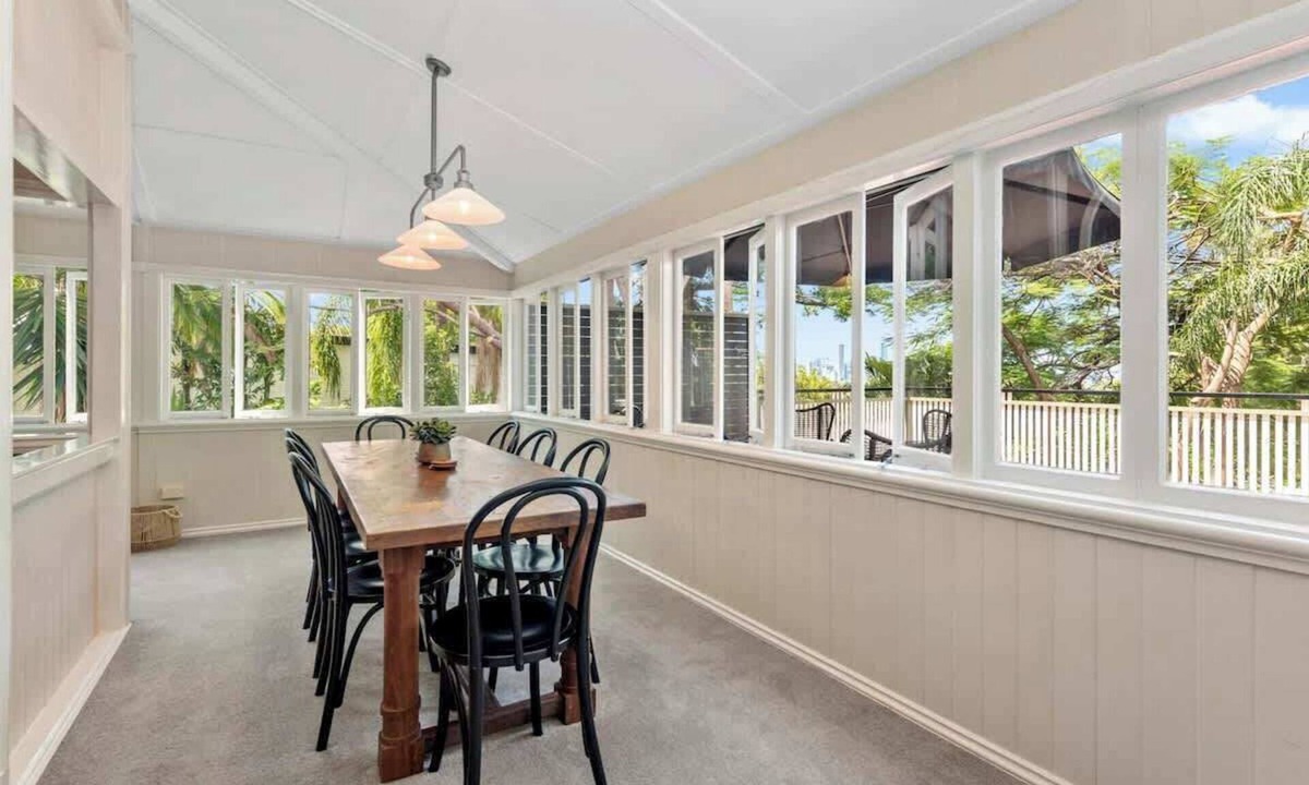 Bardon House | Poppy's Place! 4Bed/1Bath/2Car/Views/House ~Bardon