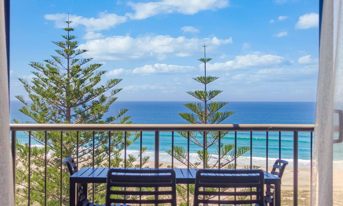 Bilinga Apartment | Porta Pacifique 25 - Renovated Bilinga Beachfront - Min. 3 Night Stays