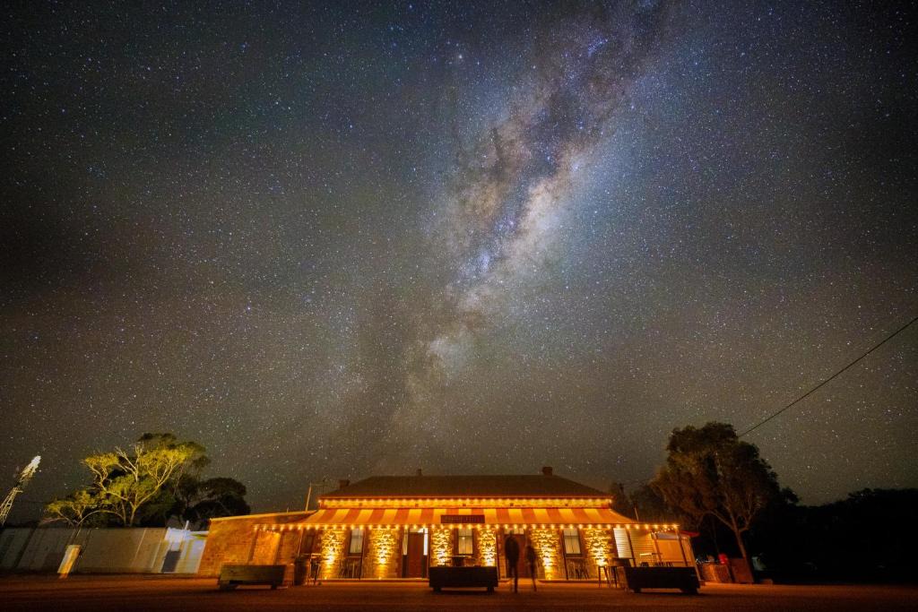 Parachilna Hotel | Prairie Hotel