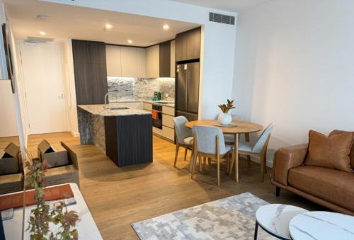 Reid Apartment | Prime Position 2BR Apt