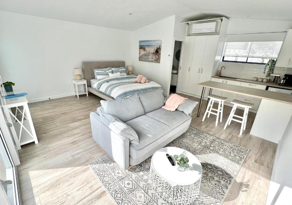 Barwon Heads House | Private Barwon Heads Cottage Walk to River