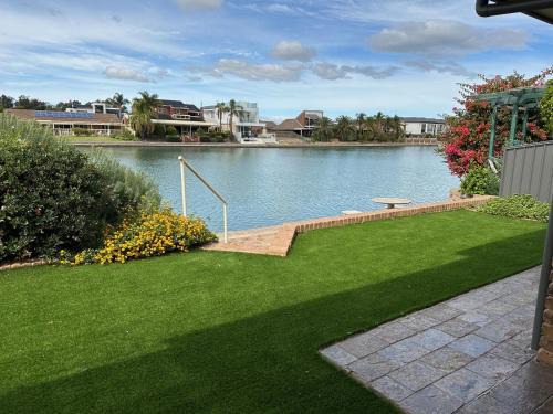 West Lakes House | Private Lakefront Retreat in West Lakes
